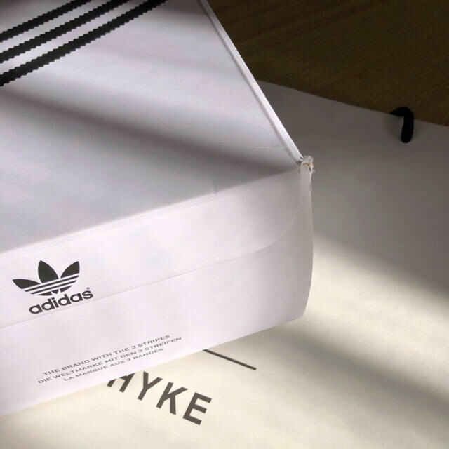 HYKE(ハイク)の期間限定値下げ【未使用 箱なし】adidas HYKE ベルクロ スニーカー レディースの靴/シューズ(スニーカー)の商品写真