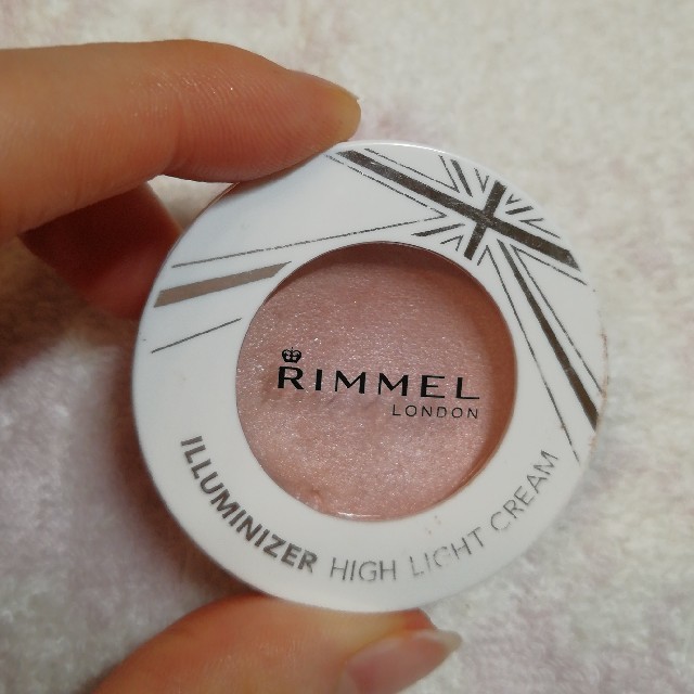 RIMMEL(リンメル)のリンメル　イルミナイザー002 コスメ/美容のベースメイク/化粧品(フェイスカラー)の商品写真