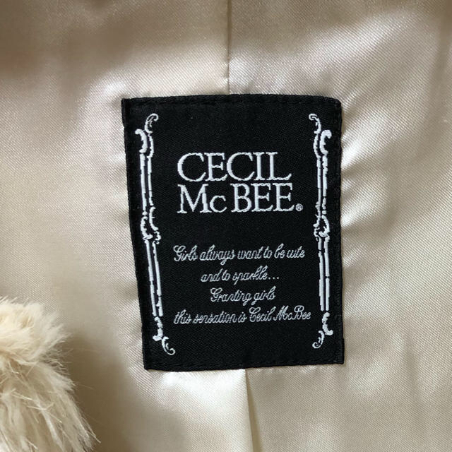 CECIL McBEE(セシルマクビー)のCECIL McBEE ファーコート レディースのジャケット/アウター(毛皮/ファーコート)の商品写真