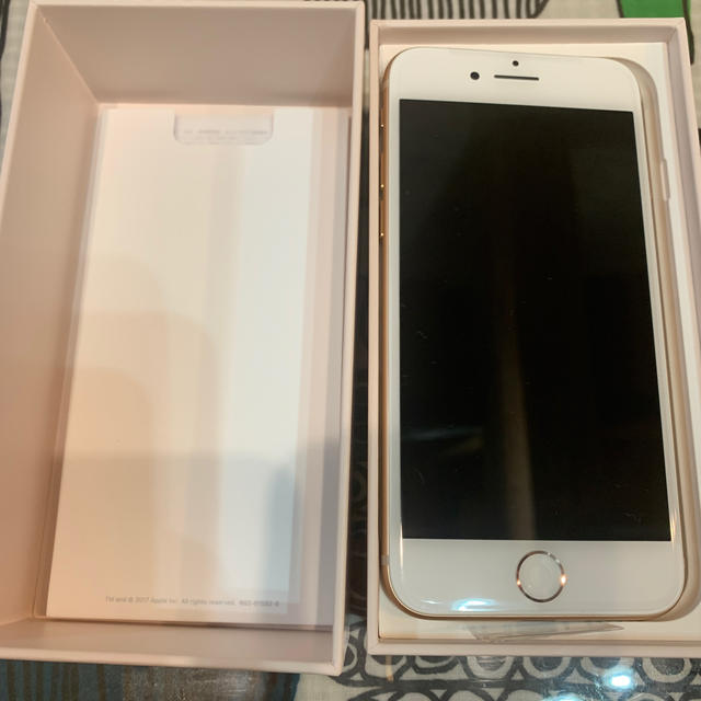 Apple(アップル)の（タイムセール）新品未使用  iPhone8 64GB  SIMロック解除済 スマホ/家電/カメラのスマートフォン/携帯電話(スマートフォン本体)の商品写真