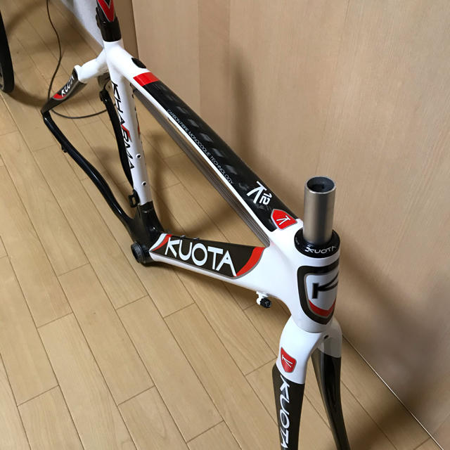 専用KUOTA kharma race エアロカーボンフレーム Sサイズ  スポーツ/アウトドアの自転車(自転車本体)の商品写真