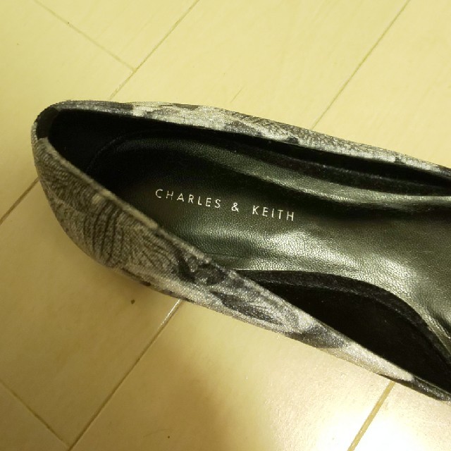 Charles and Keith(チャールズアンドキース)のCHARLES & KEITH パンプス フラットシューズ レディースの靴/シューズ(バレエシューズ)の商品写真