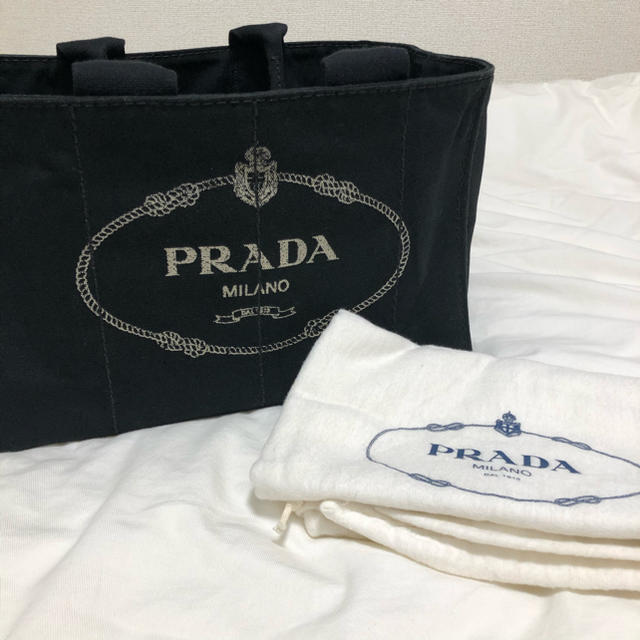 PRADA カナパ 黒