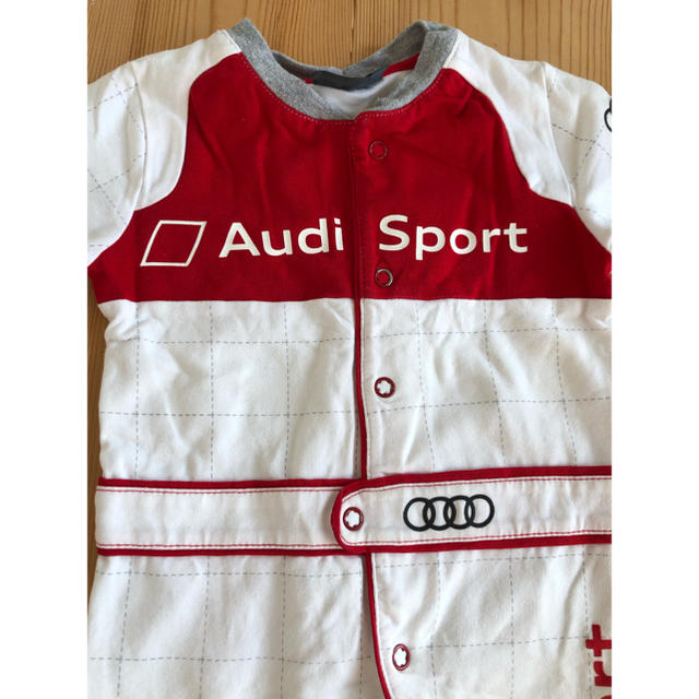 AUDI(アウディ)のロンパース キッズ/ベビー/マタニティのベビー服(~85cm)(ロンパース)の商品写真