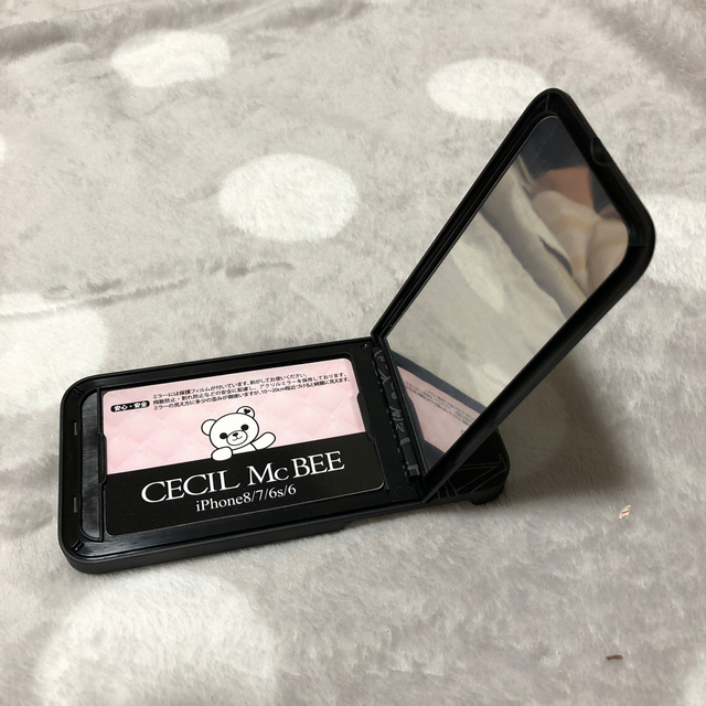 CECIL McBEE(セシルマクビー)のiPhone8/7/6s/6対応カード収納付きミラーケース スマホ/家電/カメラのスマホアクセサリー(iPhoneケース)の商品写真