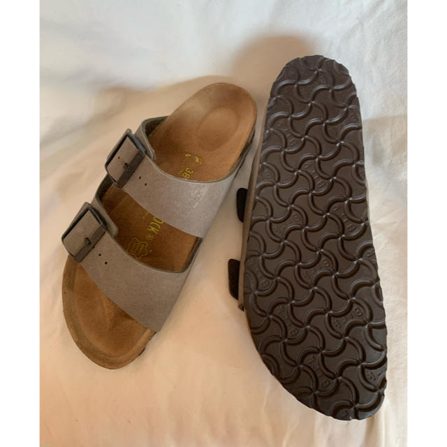 BIRKENSTOCK(ビルケンシュトック)のビルケンシュトック　アリゾナ　38  未使用❗️ レディースの靴/シューズ(サンダル)の商品写真