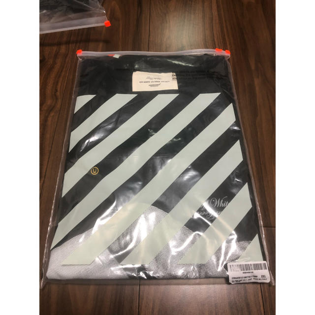 OFF-WHITE(オフホワイト)のXXL 定価39600円　オフホワイト　アンダーカバー　Tシャツ　Tシャツ メンズのトップス(Tシャツ/カットソー(半袖/袖なし))の商品写真