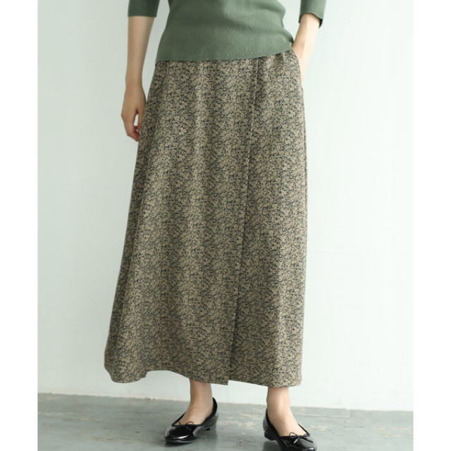 花柄ロングスカート レディースのスカート(ロングスカート)の商品写真