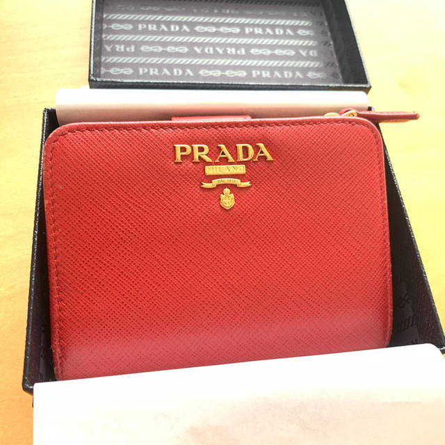 プラダ PRADA 二つ折り財布　赤