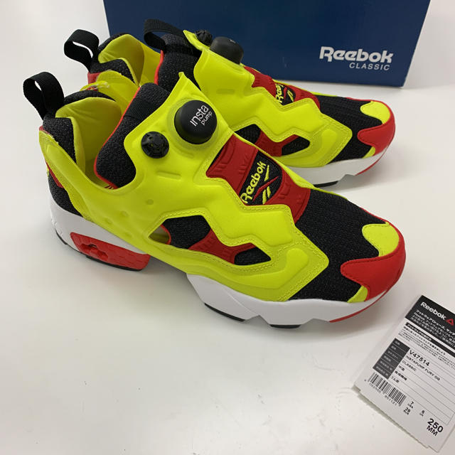 Reebok(リーボック)のReebok ポンプフューリー シトロン INSTAPUMP FURY OG レディースの靴/シューズ(スニーカー)の商品写真