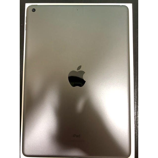 Apple(アップル)のiPad  7th アイパッド　第7世代　32GB スマホ/家電/カメラのPC/タブレット(タブレット)の商品写真