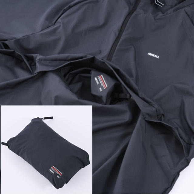 NIKE(ナイキ)のナイキ　FC  フーディジャケット　半袖　黒 スポーツ/アウトドアのサッカー/フットサル(ウェア)の商品写真