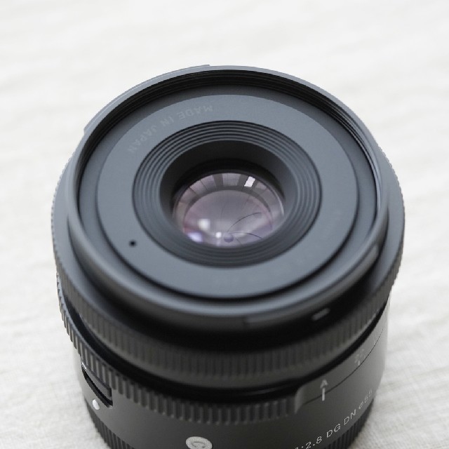 SIGMA(シグマ)の2/2限定値下げ SIGMA 45mm F2.8 DG DN [ソニーE用] スマホ/家電/カメラのカメラ(レンズ(単焦点))の商品写真