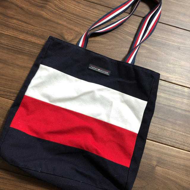 TOMMY HILFIGER(トミーヒルフィガー)のTOMMY カバン レディースのバッグ(ハンドバッグ)の商品写真