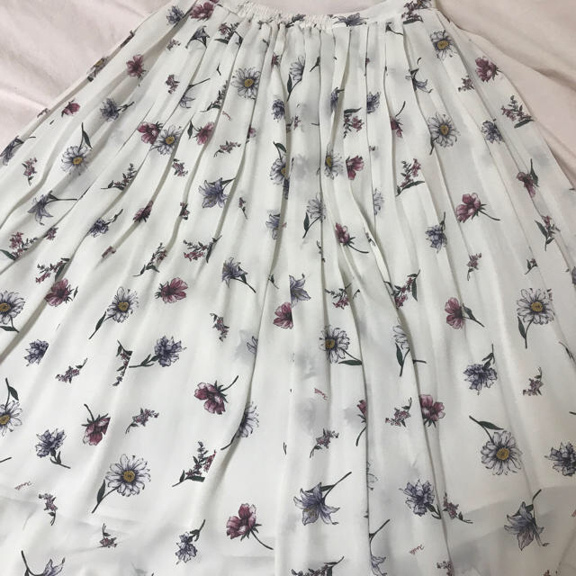 Noela(ノエラ)のノエラ　花柄プリーツスカート レディースのスカート(ひざ丈スカート)の商品写真