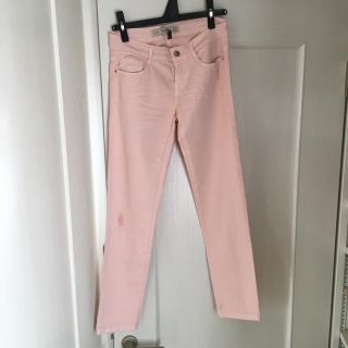 ザラ(ZARA)のZARA ピンク　ダメージスキニーパンツ(デニム/ジーンズ)