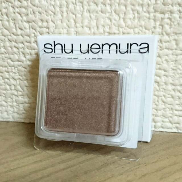 shu uemura(シュウウエムラ)のshu uemuraアイシャドー 新品 コスメ/美容のベースメイク/化粧品(アイシャドウ)の商品写真