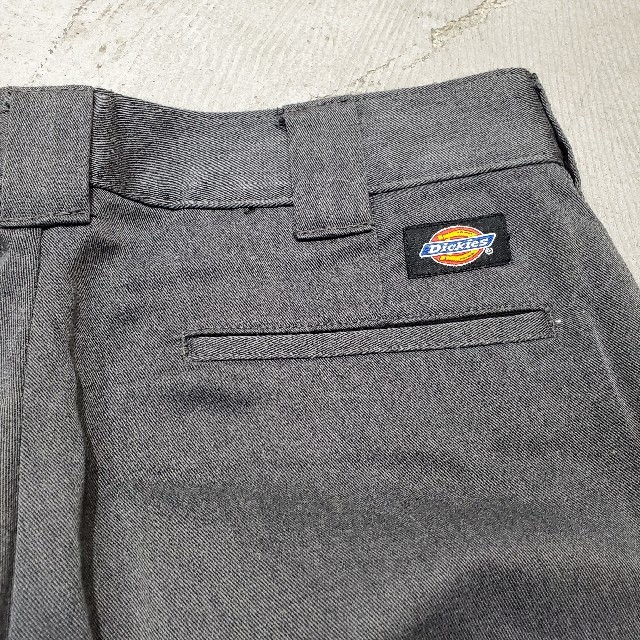 Dickies(ディッキーズ)のDickies ディッキーズ クロップド ワーク パンツ 30 メンズのパンツ(ワークパンツ/カーゴパンツ)の商品写真