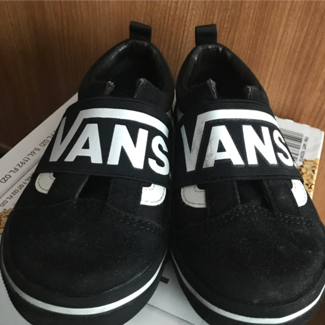 VANS(ヴァンズ)の【値下げ】vansスニーカー☆キッズ17㎝☆キッズスニーカー☆オススメ キッズ/ベビー/マタニティのキッズ靴/シューズ(15cm~)(スニーカー)の商品写真