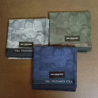 トラサルディ(Trussardi)のギフト袋付き☆トラサルディハンカチ3枚セット新品(ハンカチ/ポケットチーフ)