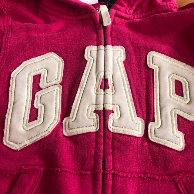 GAP Kids(ギャップキッズ)の女児 GAPパーカー（130） キッズ/ベビー/マタニティのキッズ服女の子用(90cm~)(ジャケット/上着)の商品写真