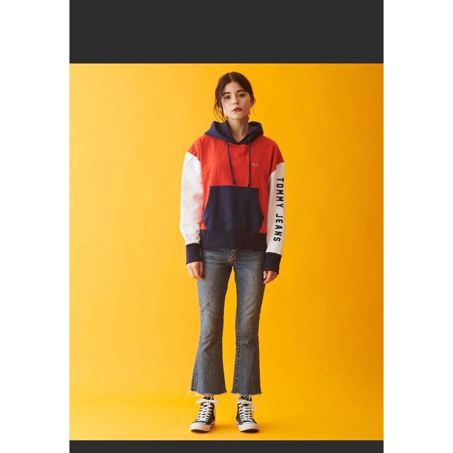 TOMMY(トミー)のTommy jeans レディースのトップス(パーカー)の商品写真