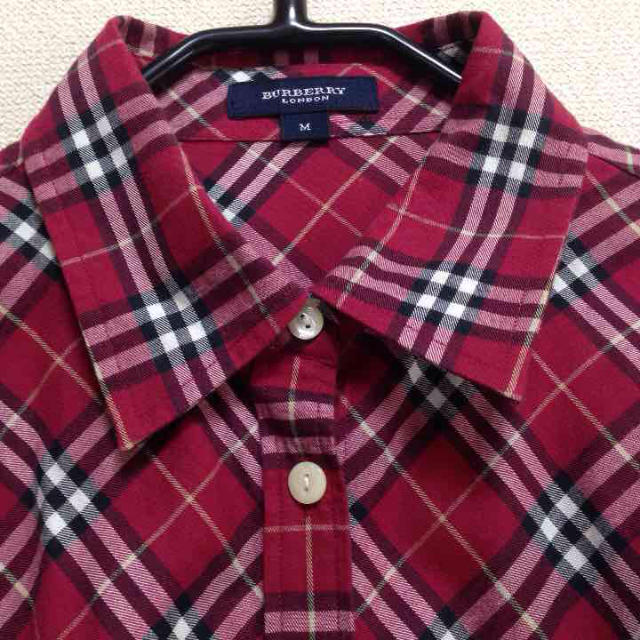 BURBERRY(バーバリー)のほぼ新品♡人気色 BURBERRYシャツ レディースのトップス(シャツ/ブラウス(長袖/七分))の商品写真