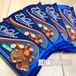 チョコレート(chocolate)のE.Wedel（ウェデル）の高級ミルクチョコレート（ヘーゼルナッツ）15枚セット(菓子/デザート)