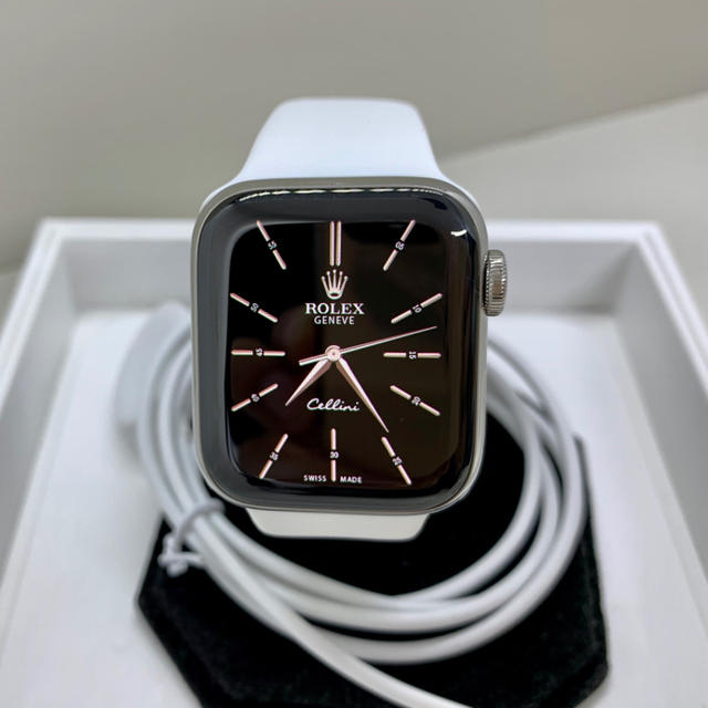 Apple Watch(アップルウォッチ)の【良品・送料込み】Applewatch4 GPS セルラー ステンレススチール レディースのファッション小物(腕時計)の商品写真