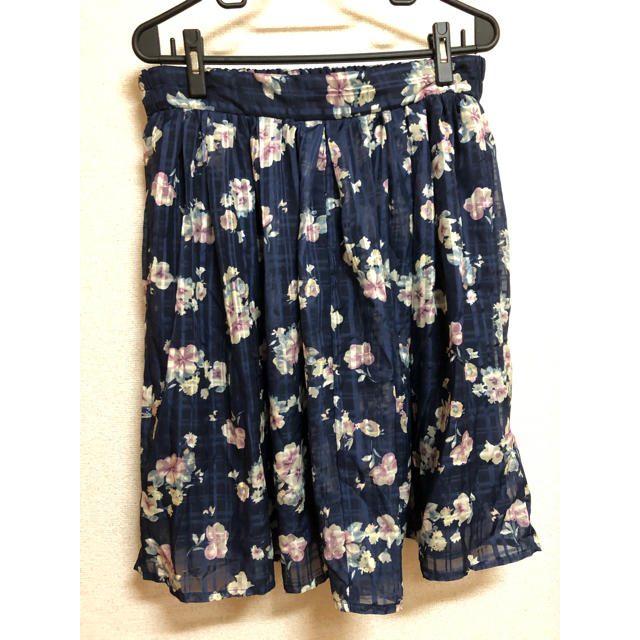 clette(クレット)の花柄スカート レディースのスカート(ひざ丈スカート)の商品写真