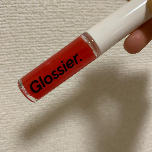 glossierのリップグロス(赤) コスメ/美容のベースメイク/化粧品(リップグロス)の商品写真