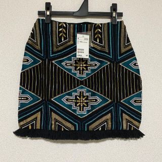 エイチアンドエム(H&M)の❤️新品タグ付き・H&M・ビーズ刺繍 ミニスカート (S・32)(ミニスカート)