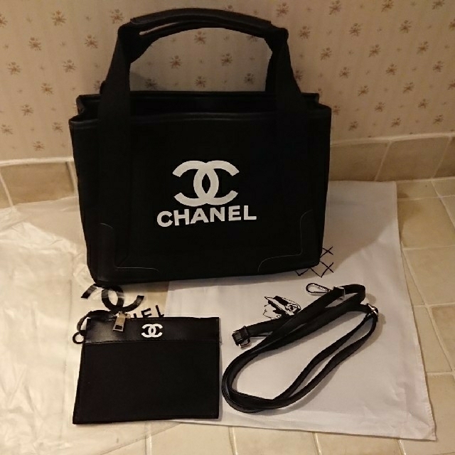 CHANEL - CHANELノベルティ2wayトートバッグ(ポーチ付き)の通販 by kar-tan.'s shop｜シャネルならラクマ