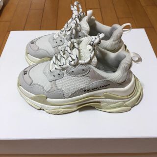 バレンシアガ(Balenciaga)の正規品　バレンシアガ　トリプルS  コメント○いいね✖︎(スニーカー)