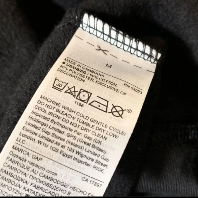 GAP(ギャップ)のGap ギャップ　フリース　パーカー　裏起毛　レディース  黒　ブラック　ロゴ レディースのトップス(パーカー)の商品写真