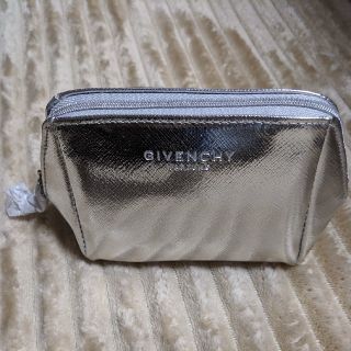 ジバンシィ(GIVENCHY)のジバンシーポーチ シルバー(ポーチ)