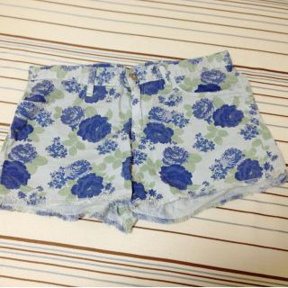 ジーユー(GU)の花柄ショートパンツ＊(ショートパンツ)