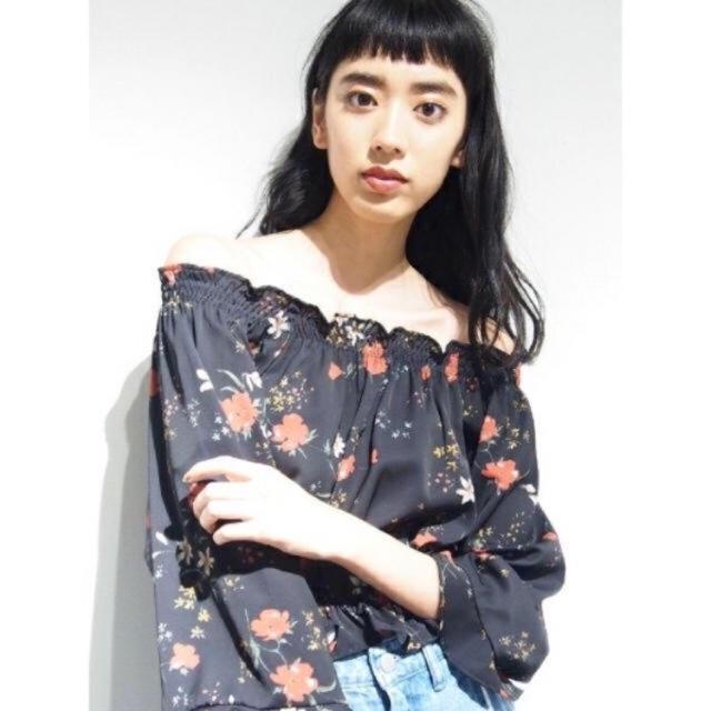 EMODA(エモダ)の☆最終値下げ☆EMODA オフショルトップス レディースのトップス(シャツ/ブラウス(長袖/七分))の商品写真