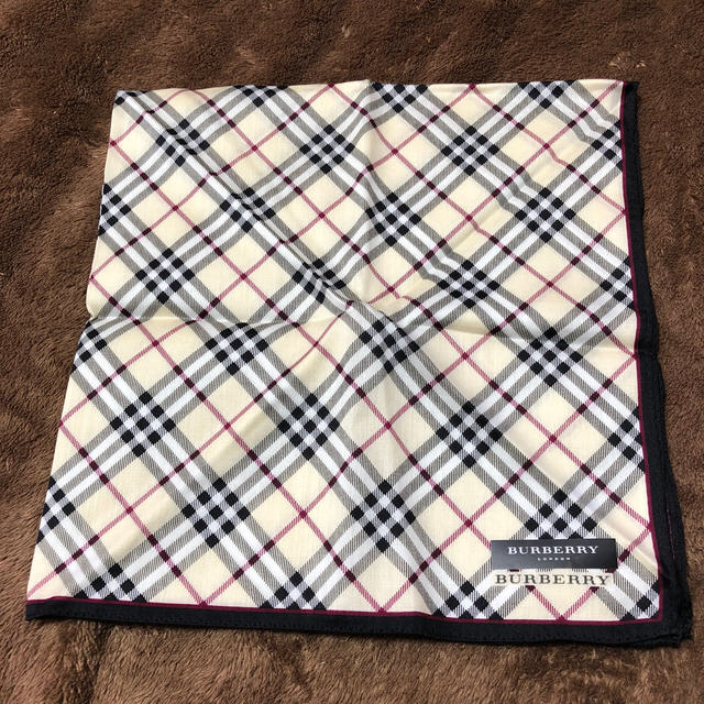 BURBERRY(バーバリー)の専用  BURBERRY ハンカチ 新品 セット レディースのファッション小物(ハンカチ)の商品写真