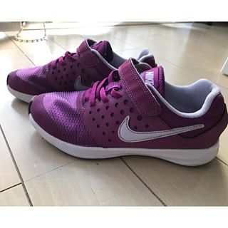 ナイキ(NIKE)のナイキ　紫　スニーカー　(スニーカー)