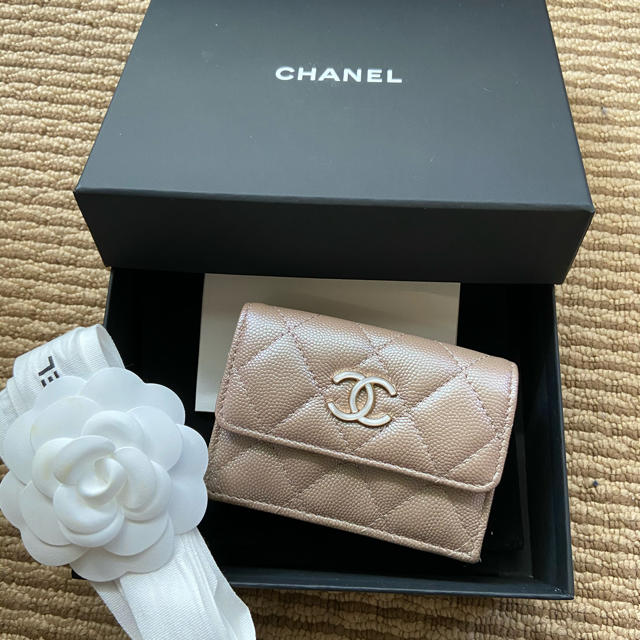 シャネル CHANEL 3つ折り　コンパクト財布