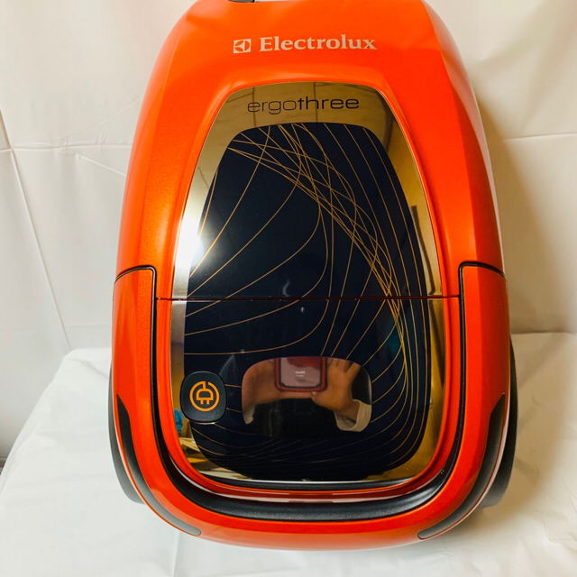 セール！ Electrolux エルゴスリーオート ソーラーオレンジ EET530SO