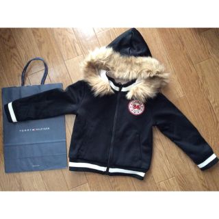 トミーヒルフィガー(TOMMY HILFIGER)のトミーヒルフィガー黒ファー付きリバーシブルジャケット2way4T男女OKフラッグ(ジャケット/上着)