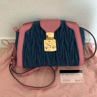 ミュウミュウ(miumiu)の【美品】miumiu ミュウミュウ ショルダーバッグ バッグ デニム マトラッセ(ショルダーバッグ)