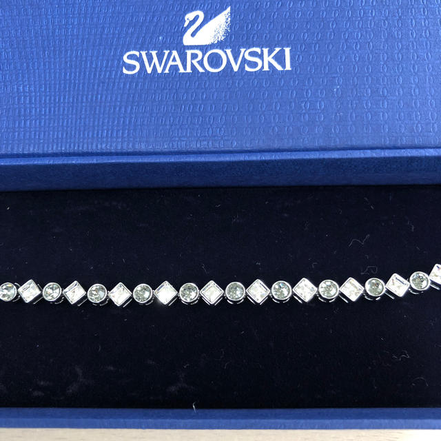 SWAROVSKI(スワロフスキー)のSWAROVSKI社ブレスレット レディースのアクセサリー(ブレスレット/バングル)の商品写真