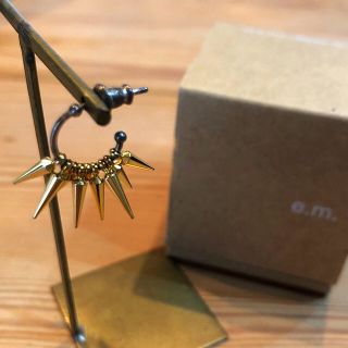 イーエム(e.m.)のピアス(ピアス)