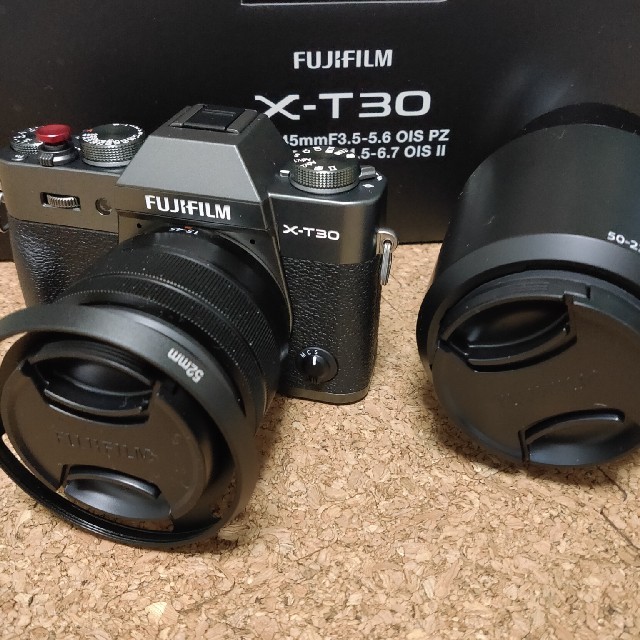 富士フイルム(フジフイルム)の工場長さま専用　Ｘ-T３０ レンズキット スマホ/家電/カメラのカメラ(ミラーレス一眼)の商品写真