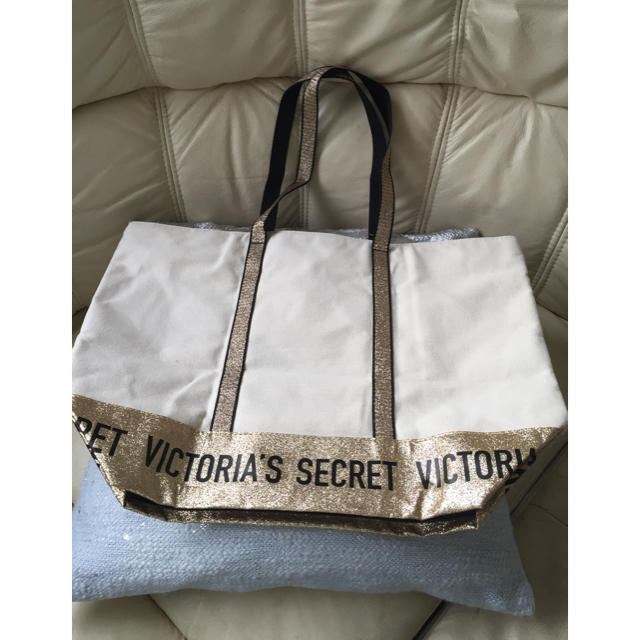 Victoria's Secret(ヴィクトリアズシークレット)の★VICTORIA'S SECRET★キャンパスバッグ★新品未使用★ レディースのバッグ(トートバッグ)の商品写真