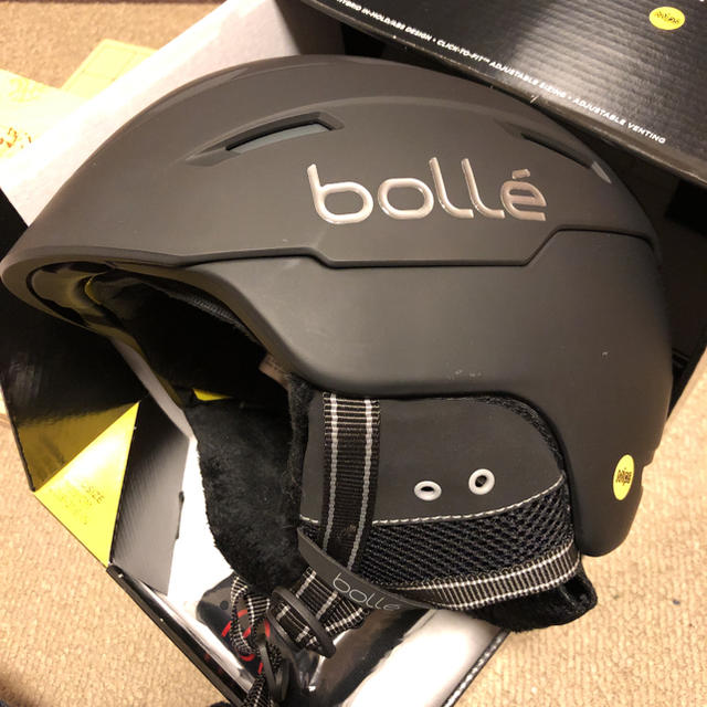 新品 大人用 bolle ボレー スキー スノボ ヘルメット サイズS Mips53-55cmテクノロジー