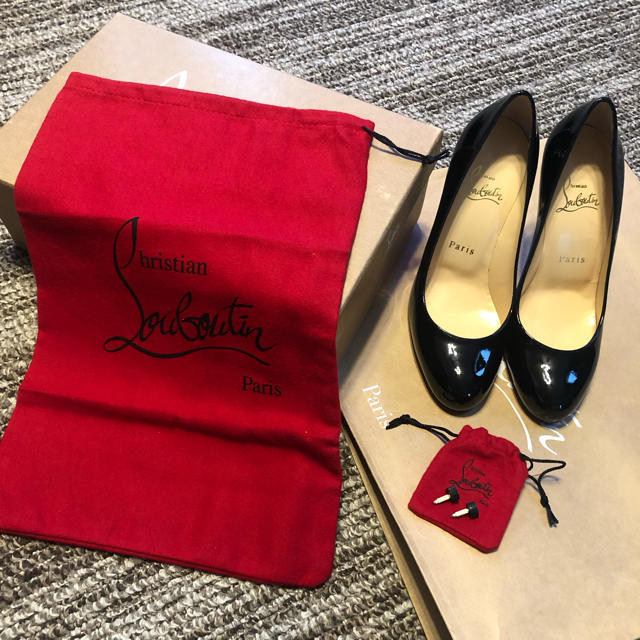 Christian Louboutin(クリスチャンルブタン)の新品未使用クリスチャンルブタン　パンプス　36 黒　ブラック レディースの靴/シューズ(ハイヒール/パンプス)の商品写真